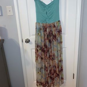 Large but more like a medium strapless teal fun print maxi